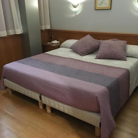Encasa Hotel Almansa Bagian luar foto