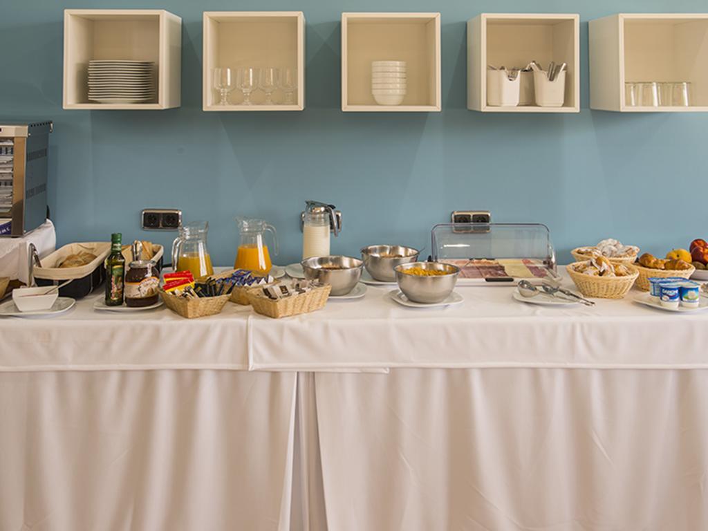Encasa Hotel Almansa Bagian luar foto