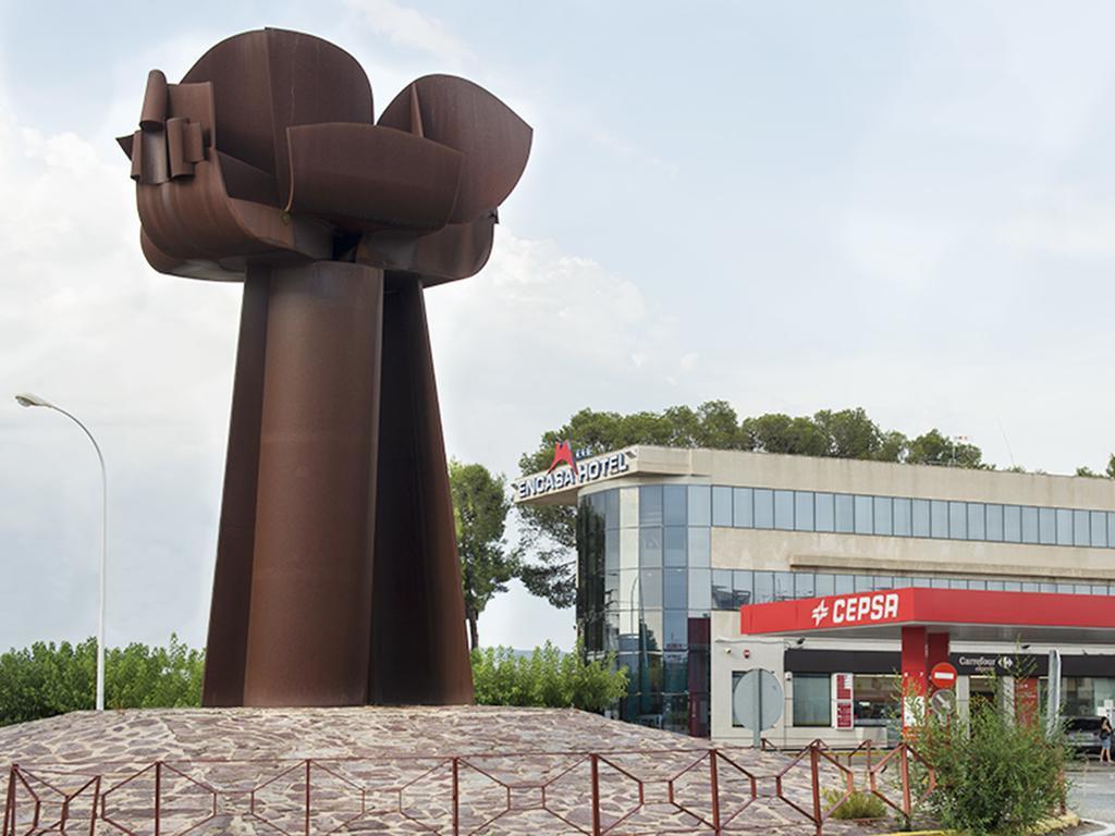 Encasa Hotel Almansa Bagian luar foto