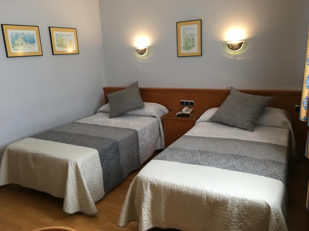 Encasa Hotel Almansa Bagian luar foto